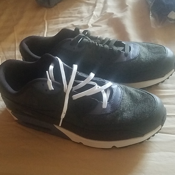 NWOT Nike air max